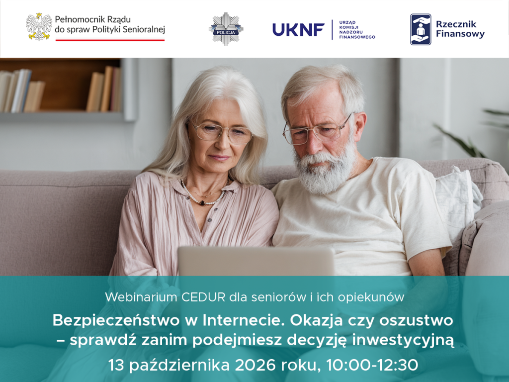 Dwoje seniorów przed laptopem